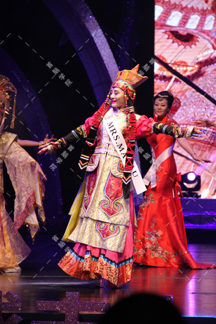 環(huán)球夫人民族服飾表演