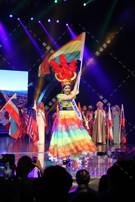 來自各國的佳麗們