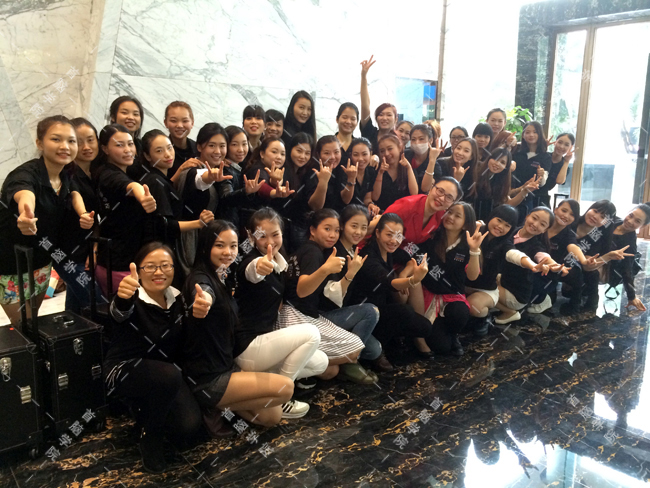 首腦化妝團(tuán)隊(duì)合照