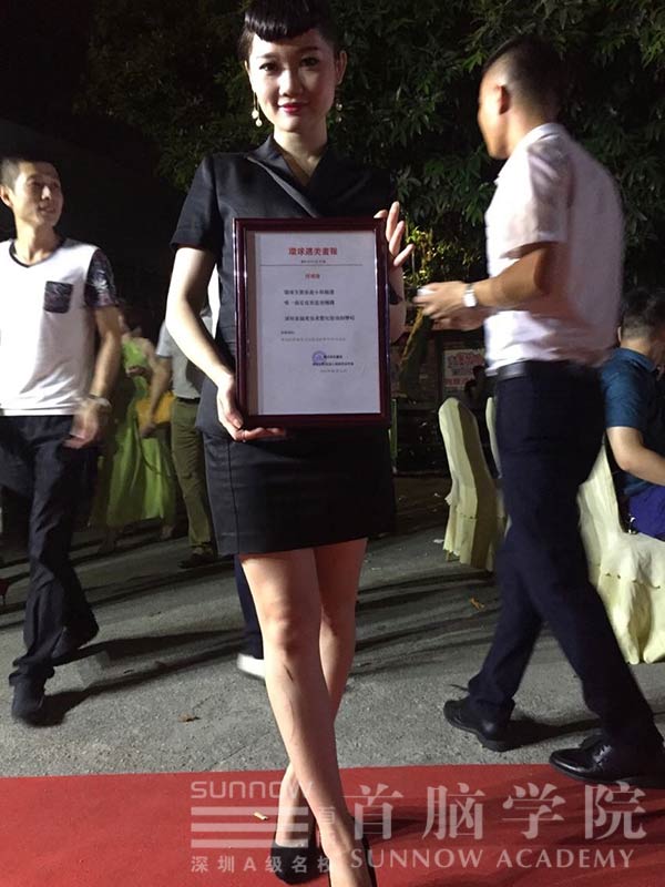 首腦學(xué)院龍華校區(qū)為環(huán)球生態(tài)旅游小姐新聞發(fā)布會(huì)化妝造型