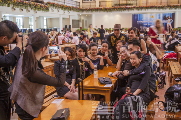 首腦化妝造型團(tuán)隊(duì)