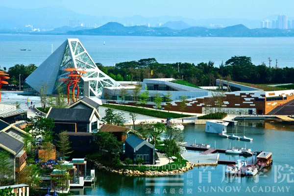 首腦學院攜手深圳時裝周，讓時尚永不止步！