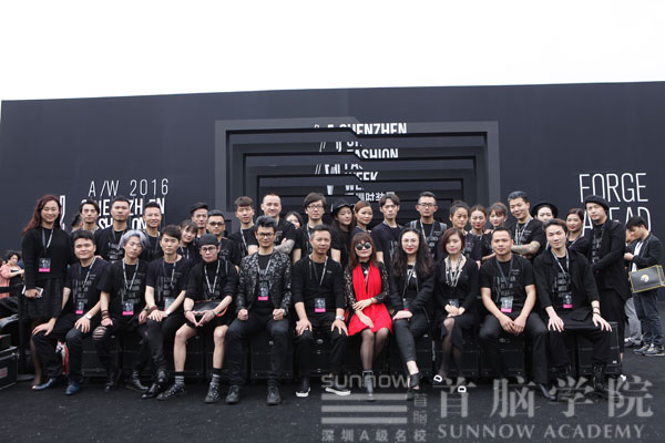 首腦學(xué)院魅力綻放深圳時裝周