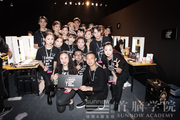 首腦學(xué)院化妝造型團隊助力深圳時裝周