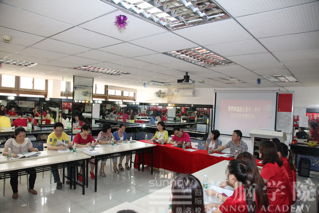 雙方正在友好、親切地交流