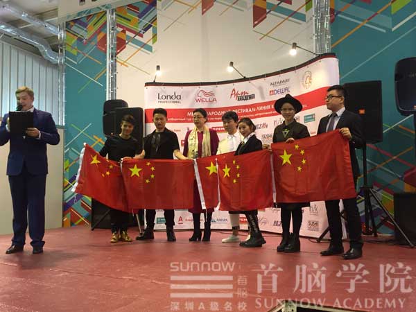 王英老師在俄羅斯比賽現(xiàn)場(chǎng)