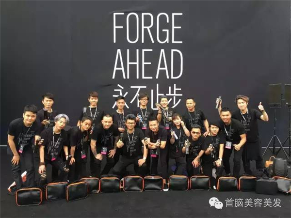 各大媒體報(bào)道2016深圳時(shí)裝周首腦化妝造型團(tuán)隊(duì)！