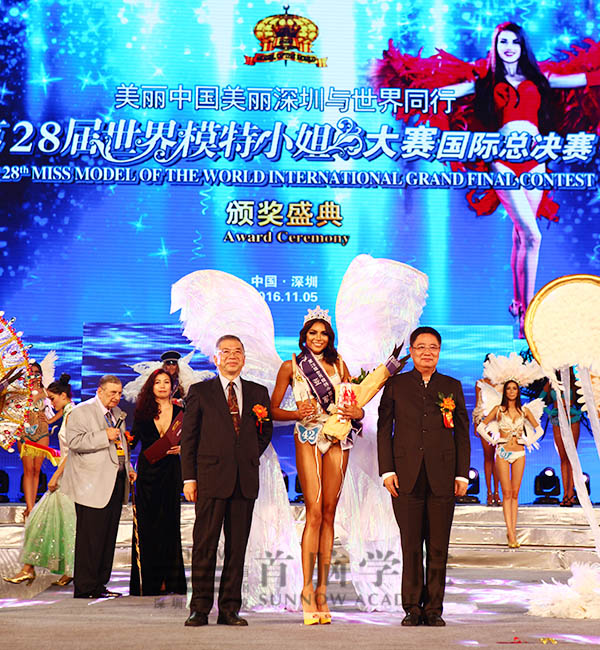 化妝培訓學校首腦造型師團隊妝點世模盛會