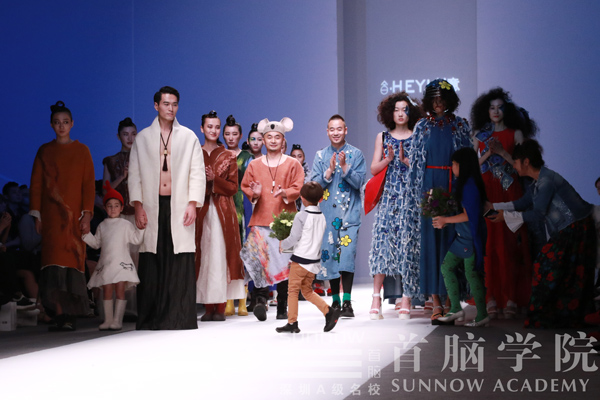 首腦學(xué)院為深圳時裝周模特化妝造型