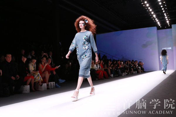 首腦學(xué)院為深圳時裝周模特化妝造型