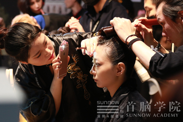 首腦學(xué)院為深圳時裝周模特化妝造型
