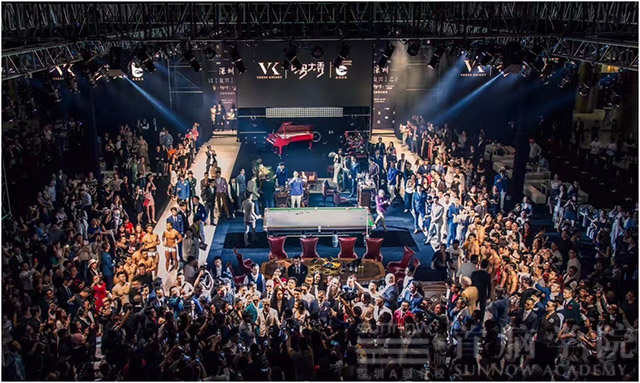 首腦強(qiáng)勢(shì)助陣“百男大秀” 巔峰時(shí)尚的夜宴