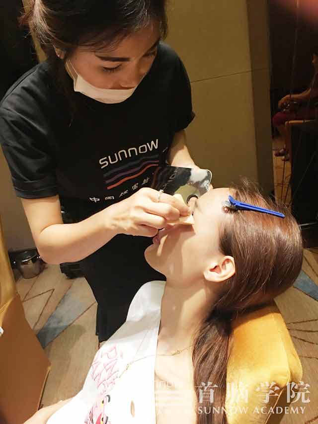 環(huán)球華美大賽彰我中華美業(yè) 首腦學(xué)院展現(xiàn)夢想的精彩！