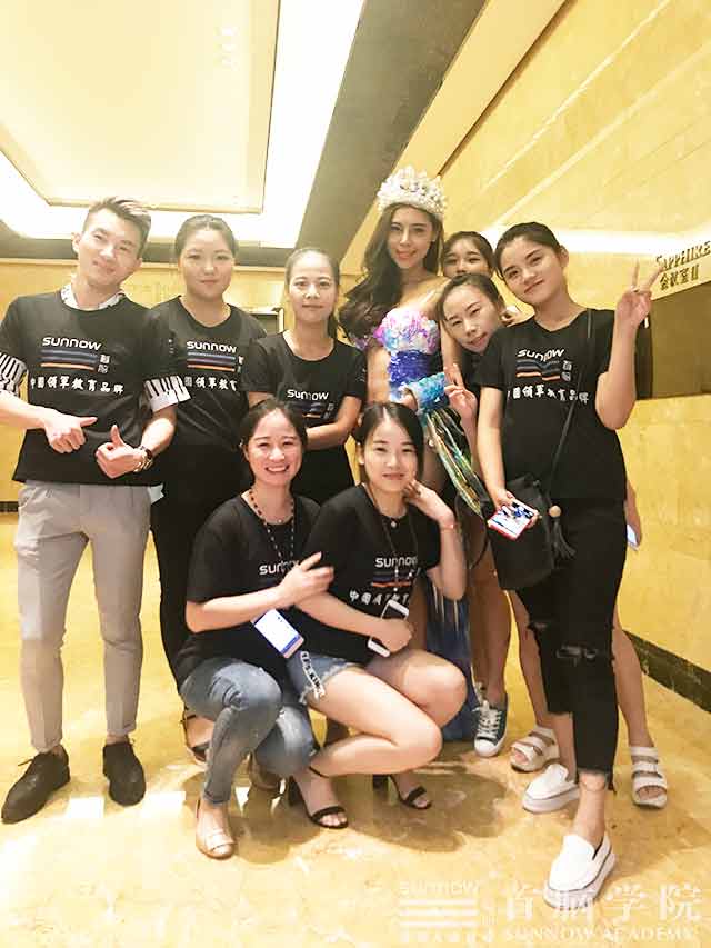 環(huán)球華美大賽彰我中華美業(yè) 首腦學(xué)院展現(xiàn)夢想的精彩！