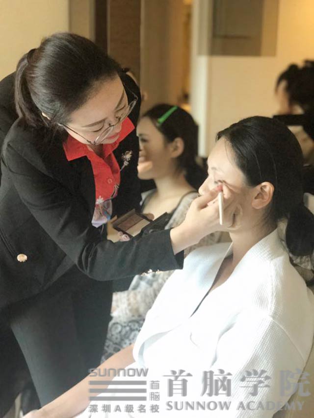 首腦學(xué)院精彩詮釋美麗事業(yè) 第12屆亞洲品牌小姐總決賽完美落幕！