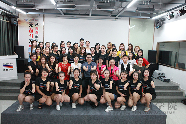 邂逅總結(jié) 首腦學(xué)子乘載夢(mèng)想出發(fā)!