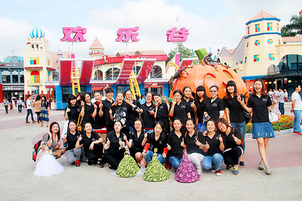 首腦學院寶安校區(qū)助力歡樂谷萬圣節(jié)活動圓滿落幕