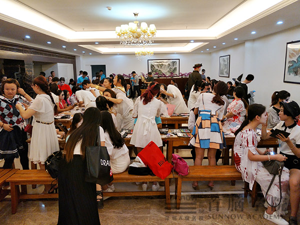 深圳首腦化妝學(xué)校