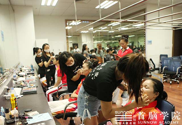 巔峰對(duì)決群星嘉年華，首腦學(xué)院進(jìn)軍綜藝節(jié)目！