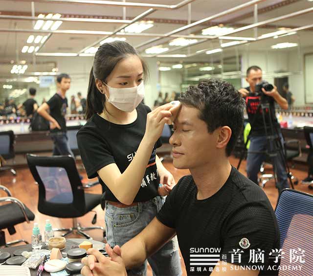 巔峰對(duì)決群星嘉年華，首腦學(xué)院進(jìn)軍綜藝節(jié)目！