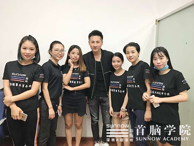 巔峰對(duì)決群星嘉年華，首腦學(xué)院進(jìn)軍綜藝節(jié)目！