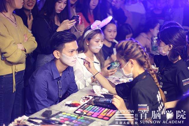 全城狂歡，首腦學(xué)院萬圣夜派對華麗告捷！