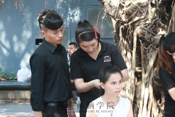 深圳化妝培訓(xùn)學(xué)校