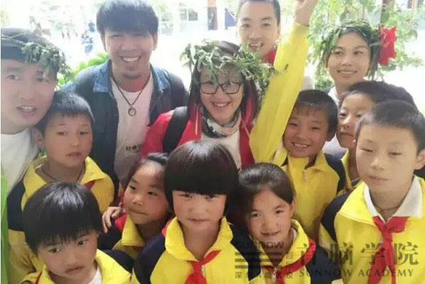 首腦神農(nóng)官封小學助學——助學·筑夢·鑄人