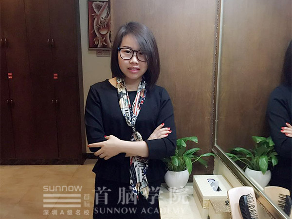 首腦學院龍華校區(qū)美容就業(yè)之星巫新娟