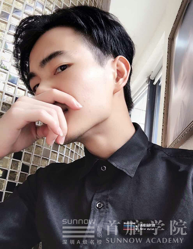 首腦學(xué)院就業(yè)之星 堅守美業(yè)勿忘初心