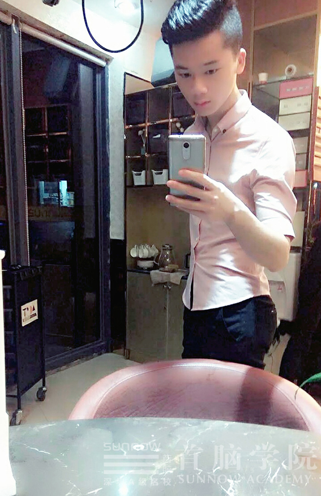 首腦學(xué)院就業(yè)之星 堅守美業(yè)勿忘初心