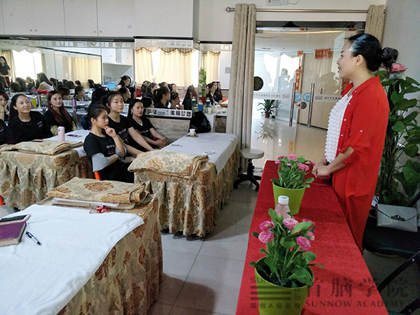 深圳南山首腦美容美發(fā)學校