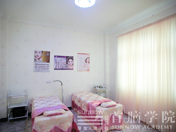 首腦美容培訓學校