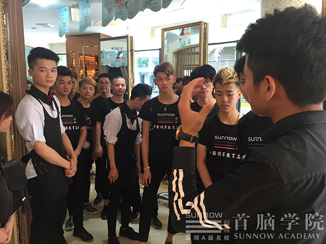 不一樣的優(yōu)質(zhì)教學(xué)理念 首腦學(xué)院觀摩學(xué)習(xí)活動(dòng)