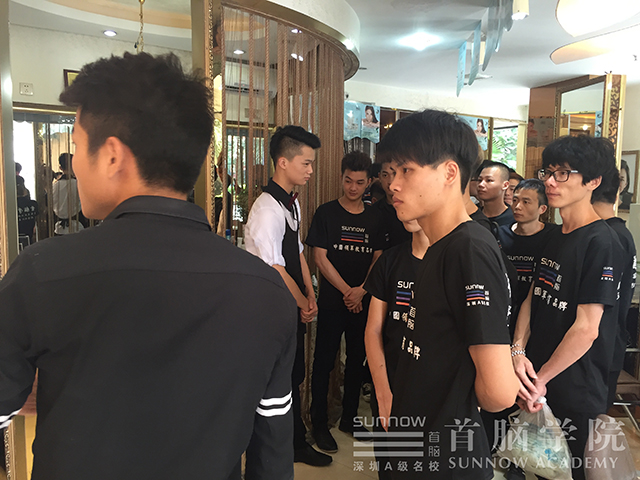 不一樣的優(yōu)質(zhì)教學(xué)理念 首腦學(xué)院觀摩學(xué)習(xí)活動(dòng)