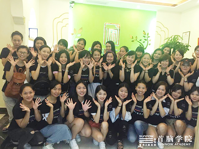 首腦學(xué)院為新力軍開(kāi)啟舞臺(tái)  在花樣年華里盡情搏擊吧！