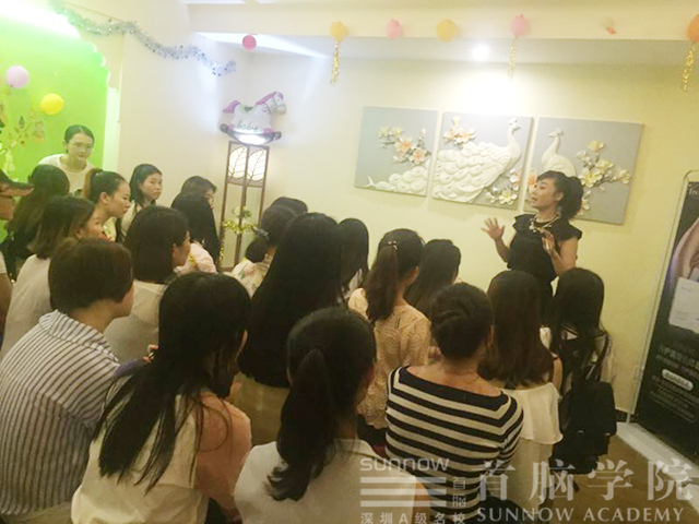 首腦學(xué)院為新力軍開(kāi)啟舞臺(tái)  在花樣年華里盡情搏擊吧！