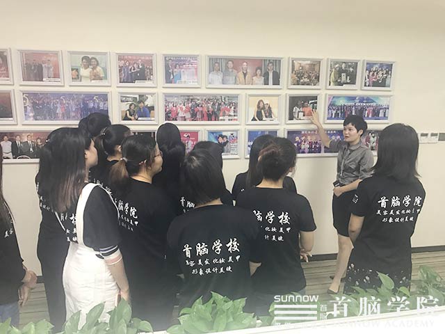 首腦學院攜手大企，強聯(lián)手拓平臺，把握機遇我們要做夢想的主人！