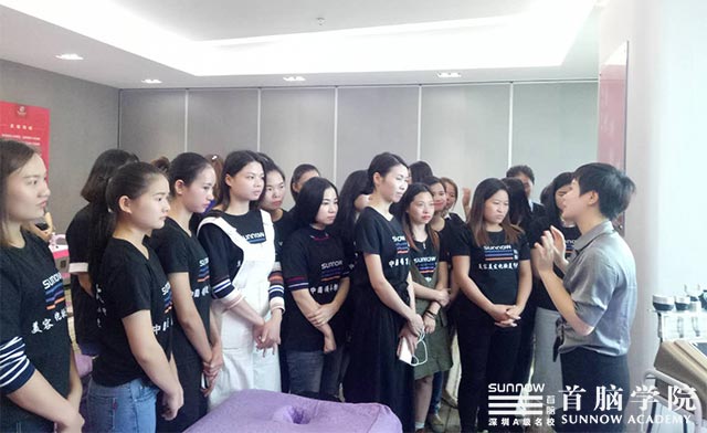 首腦學院攜手大企，強聯(lián)手拓平臺，把握機遇我們要做夢想的主人！