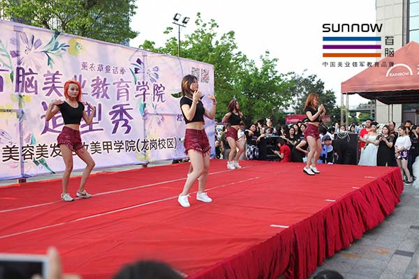 “薰衣草童話季”的時尚美妝造型秀