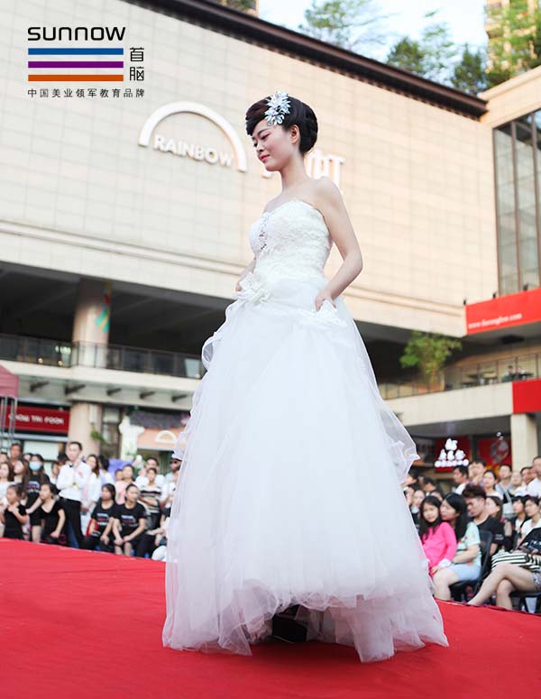 “薰衣草童話季”的時尚美妝造型秀