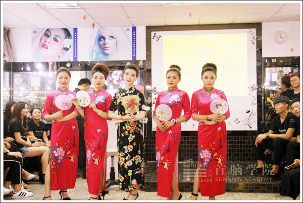 美甲班莘莘學子的畢業(yè)季