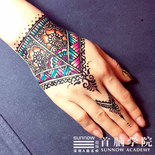 揭開(kāi)印度海娜手繪神秘面紗