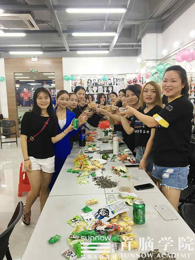 迎來第33個(gè)教師節(jié)