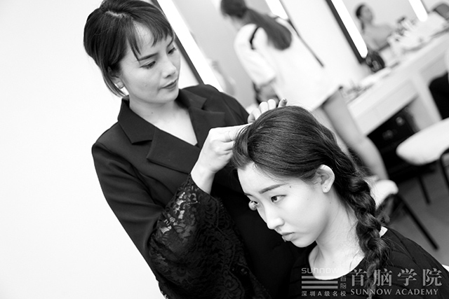 化妝哪個(gè)學(xué)校好