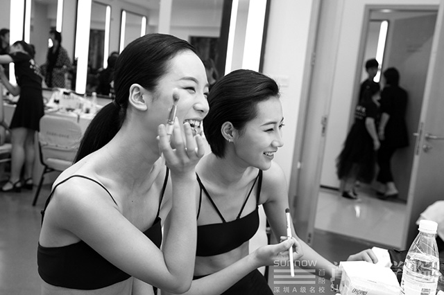 化妝哪個(gè)學(xué)校好