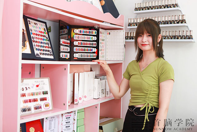 美甲學(xué)校畢業(yè)創(chuàng)業(yè)學(xué)員