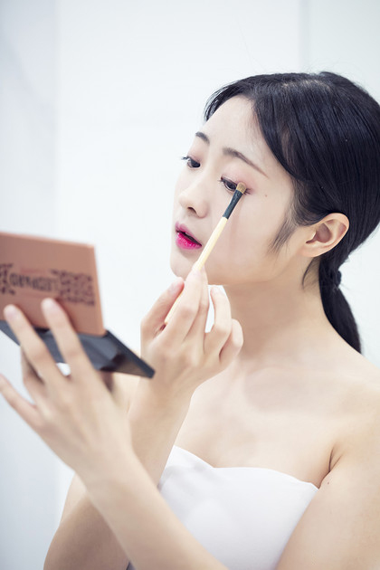 深圳學(xué)彩妝造型培訓(xùn)學(xué)校