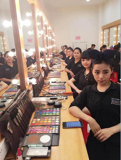 國內(nèi)有哪些化妝培訓學校