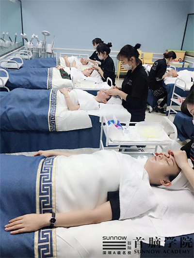 學(xué)專(zhuān)業(yè)皮膚管理需要多少錢(qián)